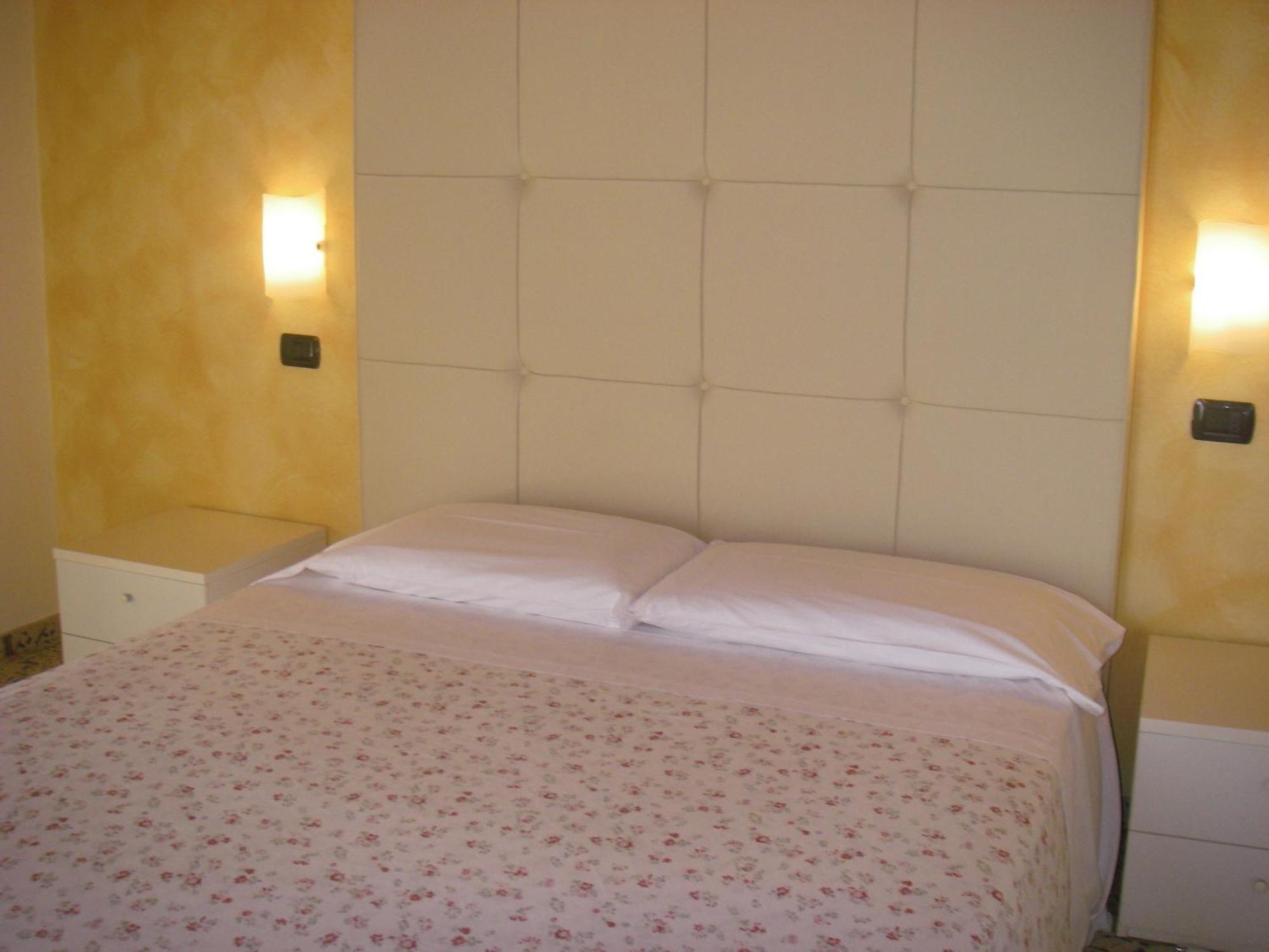בית הארחה קולה 	Residenza Eden מראה חיצוני תמונה